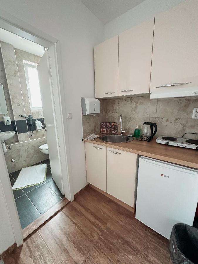 San Lux Dunavska Novi Sad Exterior foto