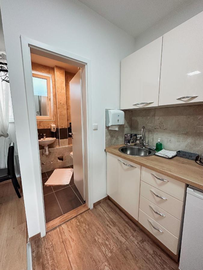 San Lux Dunavska Novi Sad Exterior foto